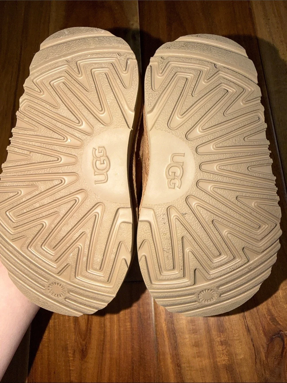 UGG Kids Suede Tasman Slippers in Chestnut Brown Size 7